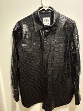 ZARA Black Croc-Embossed Faux Leather Shirt Jacket lightweight